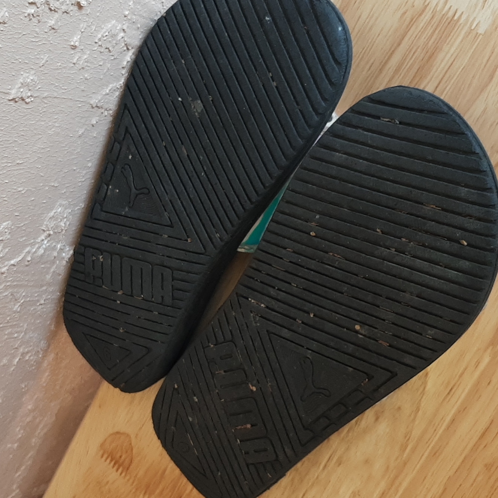 Puma silver and black slides Size 6 - Picture 3 of 5